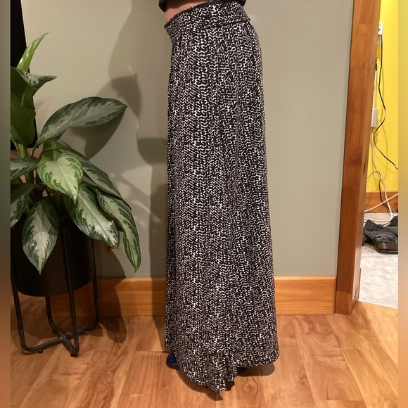 Joe fresh, size s/p, black and white - Picture 2 of 4